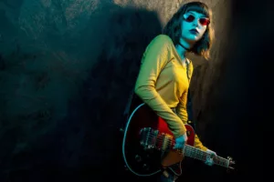 Woman-with-guitar-possible-image-for-album-cover